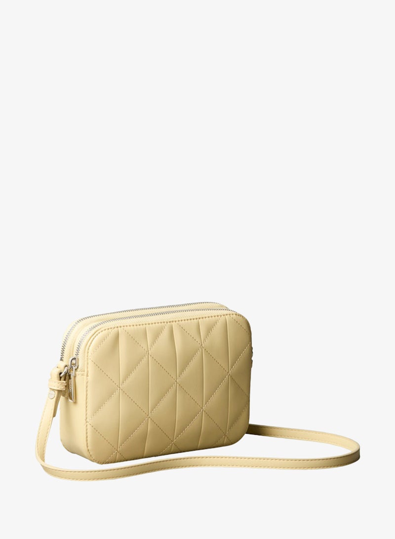 CALVIN KLEIN Quilted Emblem Logo Double Zip Camera Bag - Image 2